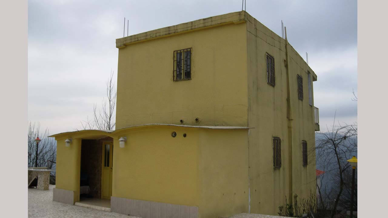 ویلا کوهستانی با چشم انداز قله دماوند