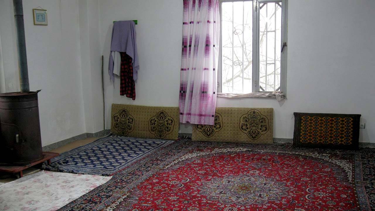 ویلا کوهستانی با چشم انداز قله دماوند